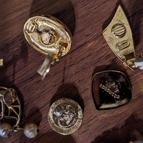 Lot of signed vintage single earrings, goldtone - Picture 5 of 6